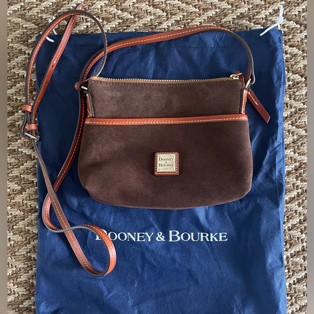 Dooney & Bourke cross body bag